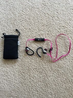 Bluetooth Wireless Sport Earbuds in Pink with Carry Pouch